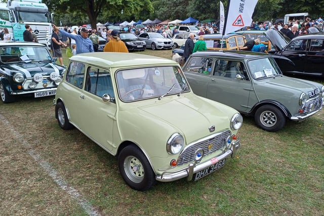 Rushden Car Rally Picture special: All the best bits as classic cars line Rushden's Hall Park