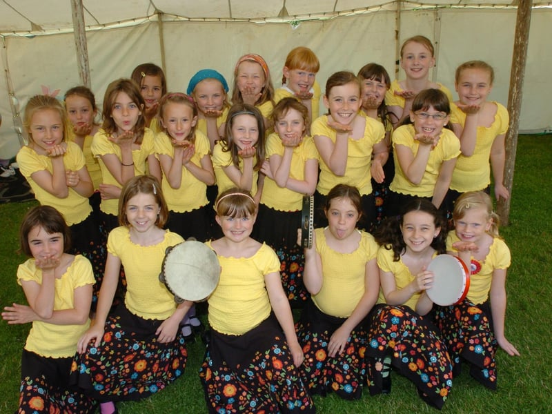 Dancing girls from Barton Seagrave primary school at Bastille Day 2008
