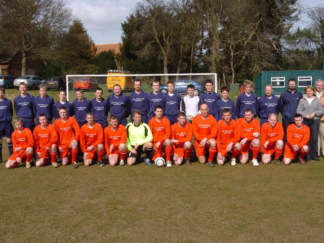 Islip United 1st team (red) and 2nd football teams  2006
