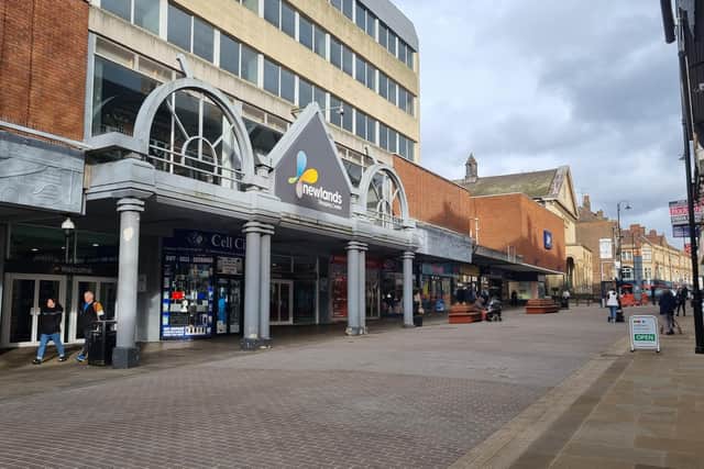 Gold Street, Kettering/National World