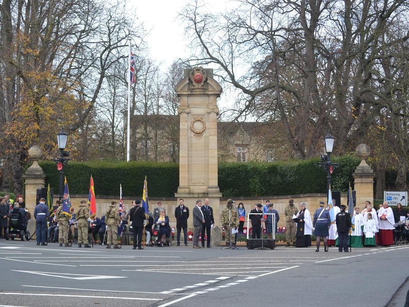 Hundreds gather at Broad Green in Wellingborough to pay respects at Remembrance Sunday service