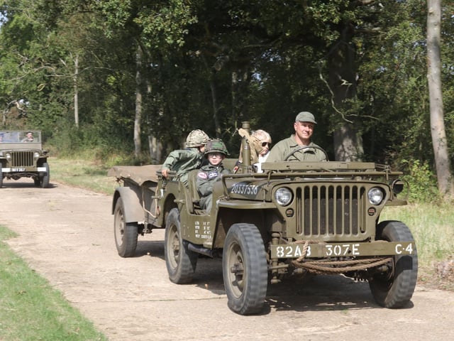 Grafton Underwood US airbase museum volunteers welcome returning veteran and families of base personnel