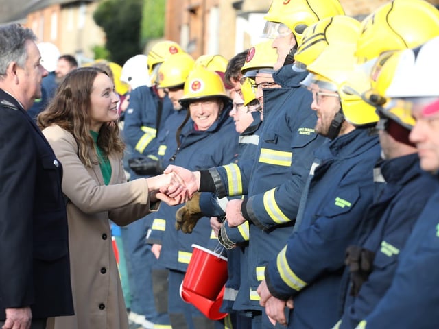 Geddington Volunteer Fire Brigade take on Northants Fire and Rescue:Geddington Boxing Day Squirt