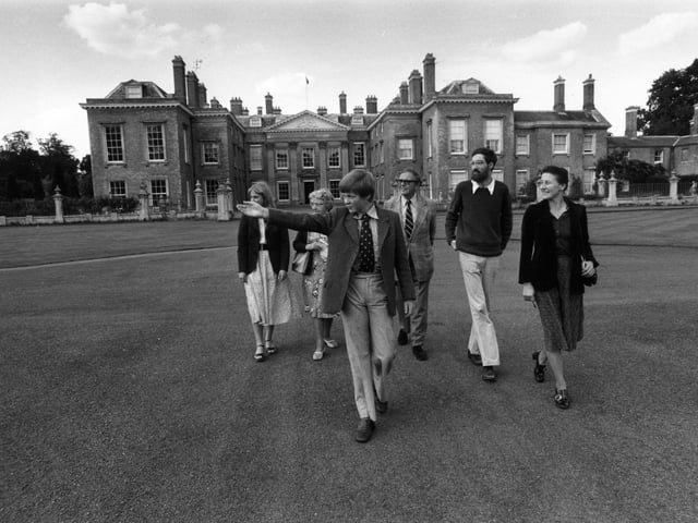 9th September 1977:  Viscount Althorp guides public parties around the stately pile in Northamptonshire.  (Photo by Ian Tyas/Keystone Features/Getty Images)