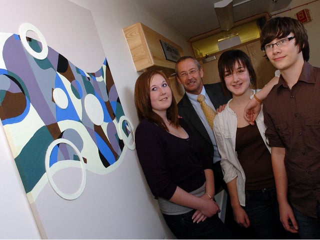 An art project with KGH. From left, Abigail Claypole, trust chairman Steve Hone, Amelia Woolner and Daniel Fountain with his painting. October 2008