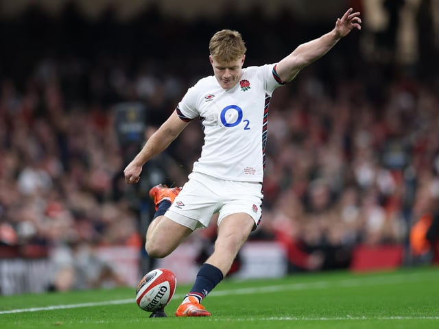 Fin Smith was on kicking duty