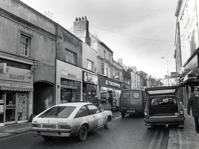 A congested Silver Street in Wellingborough in 1988