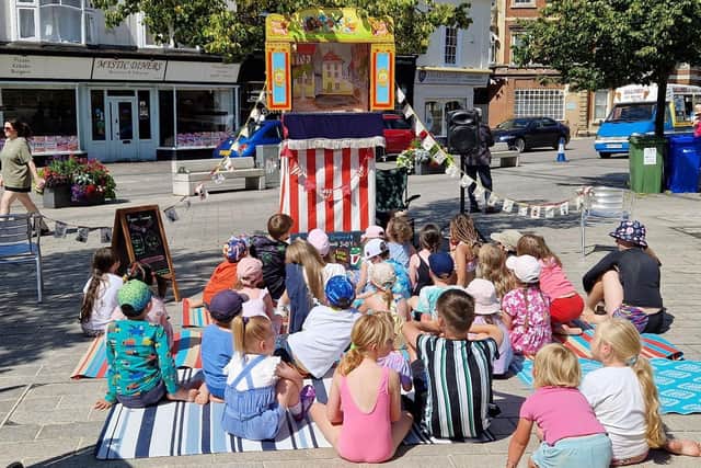 Punch and Judy at Kettering-by-the-Sea/National World