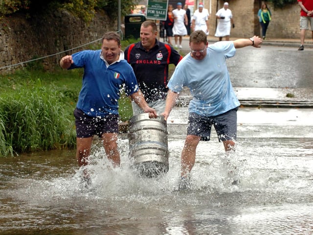 Geddington: Barrel push Weird Fish team 2009