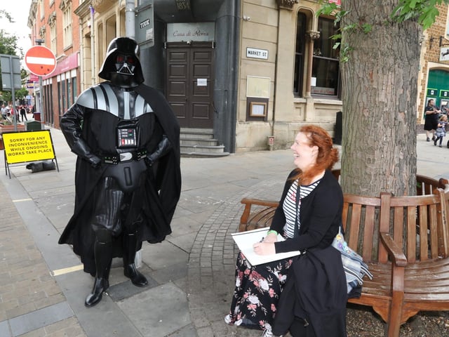 KettFest 2022 - Darth Vader is sketched by artist Katy Dynes