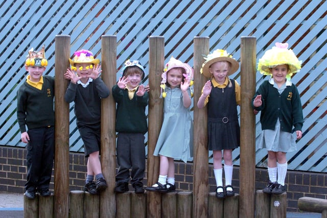 Kettering, Hawthorn Community Primary School,  Adam Parker, Curtis Minney, Gethin Blackshaw, Kate Campbell, Gabrielle Brown, Ossian Garley, - 2011