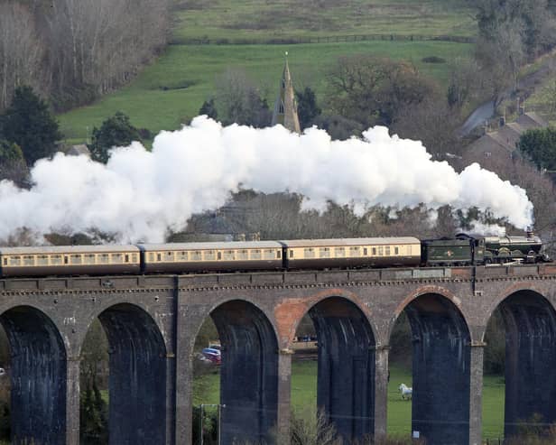 Clun Castle steams over the Harringworth Viaduct/Glyn Dobbs