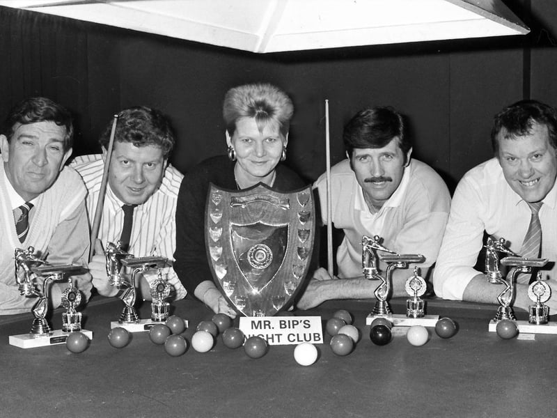 1987 SNOOKER TEAM WIN WEETABIX SHIELD CORBY