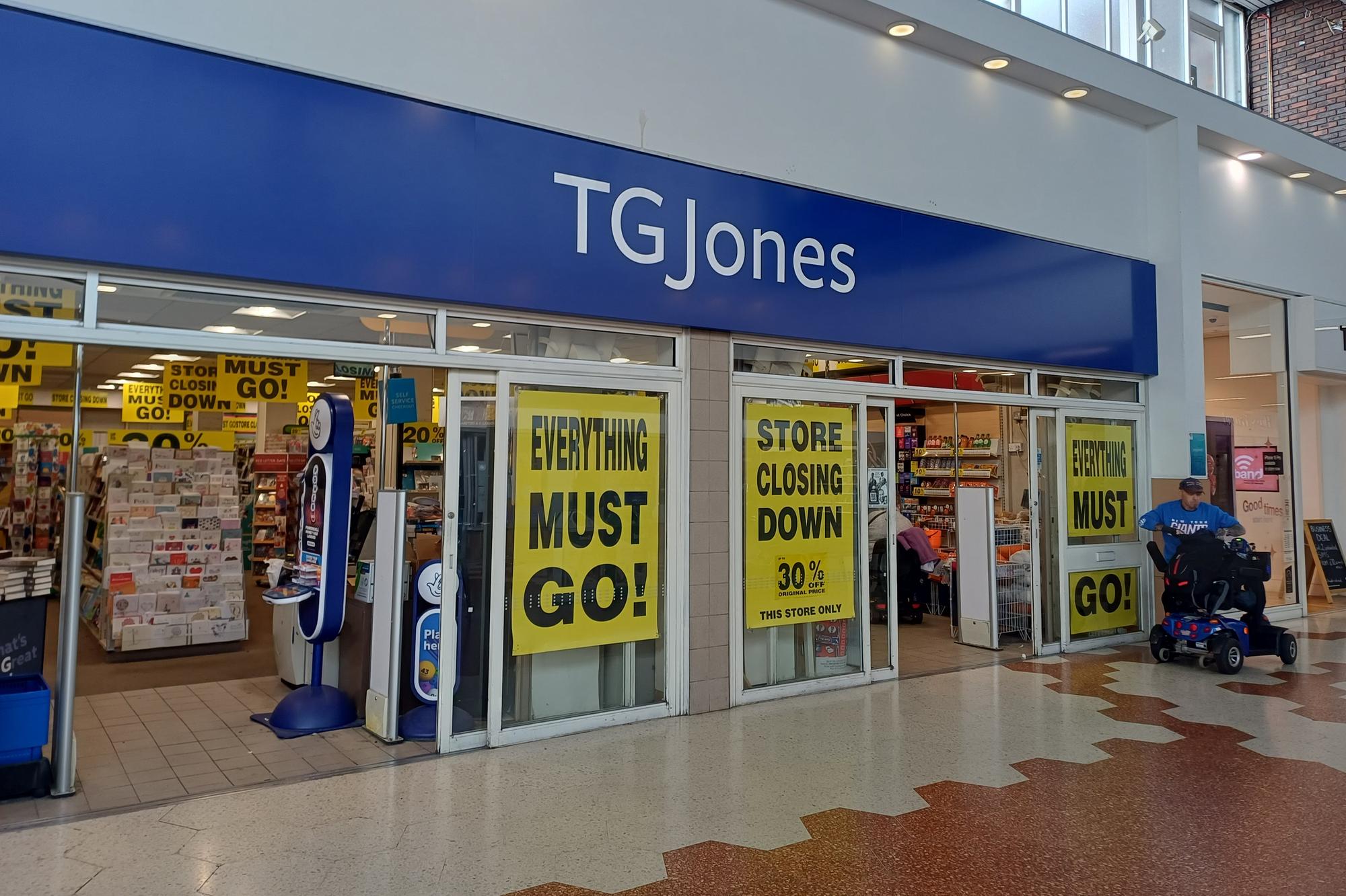 Closing down signs go up in former WHSmith in Corby and Wellingborough ...