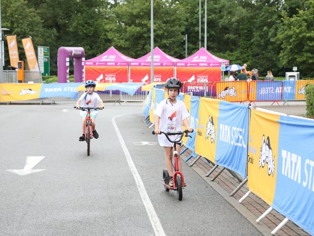 School pupils take part in the Kids of Steel mini triathlon in Corby/IMG