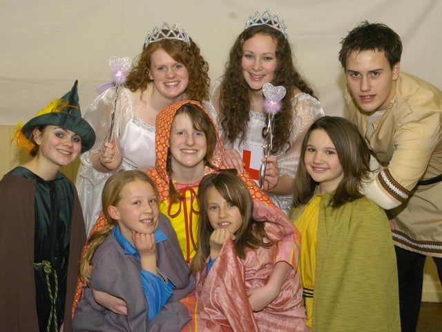 Kettering: United Theatre group rehearsal of Babes in the Wood 2006/National World