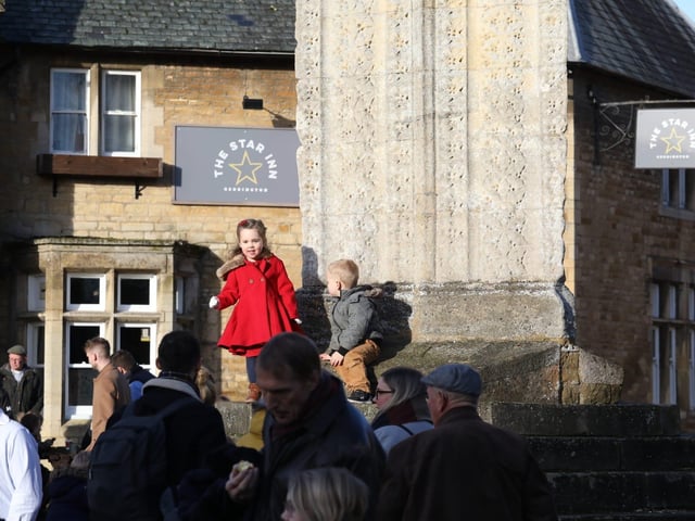Geddington Volunteer Fire Brigade take on Northants Fire and Rescue:Geddington Boxing Day Squirt