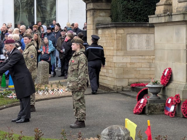 Remembrance Sunday in Wellingborough - Hundreds pay their respects at war memorial