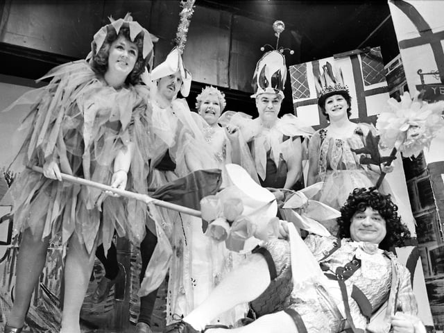Northants Telegraph Retroam dram groups :Retro Christmas pictures from the 1980s:Christmas in the 1980s