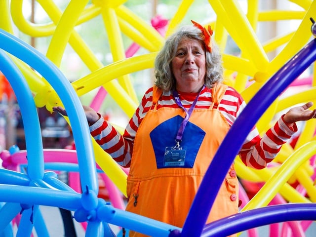 Demystifying mathematics and making it fun with Bubbly Maths...and balloons!