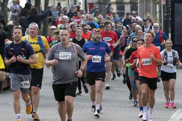 Kettering half marathon and 5k runners in High Street / Glyn Dobbs