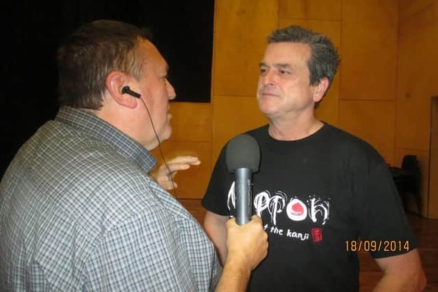 Des interviewing Les McKeown from the Bay City Rollers