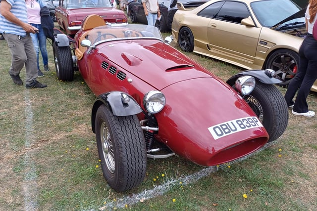 Rushden Car Rally Picture special: All the best bits as classic cars line Rushden's Hall Park
