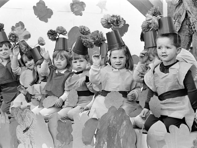 HIGHAM FERRERS CARNIVAL 1987