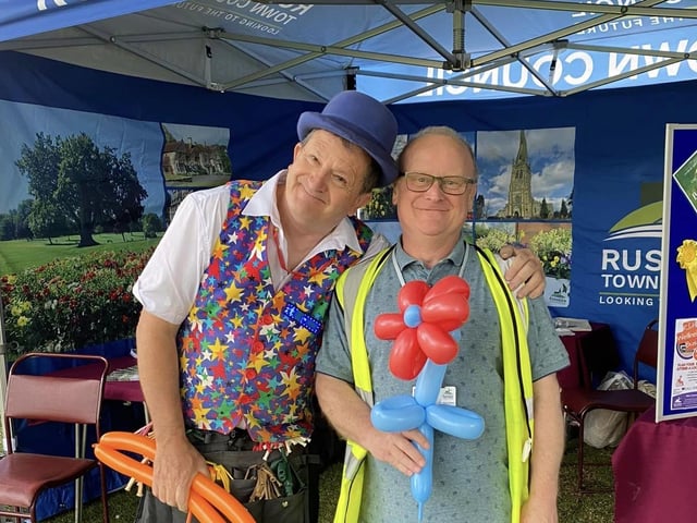 Local Traders and live entertainment on offer as Rushden celebrates in the sun