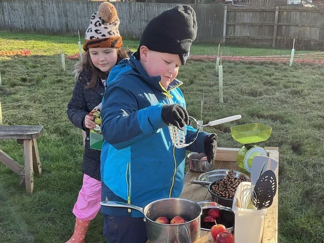 Forest School session Week 4