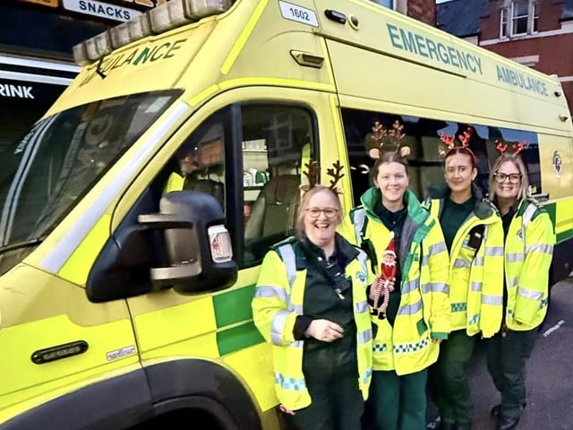 Christmas arrives in Rushden as crowd gathers in town centre for annual switch on