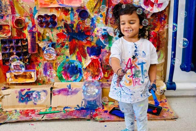 Artsters will be bringing a Glow, Sparkle and Shine activity