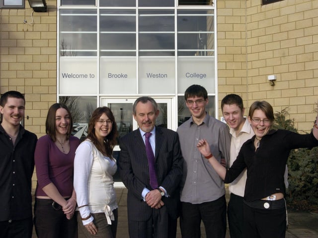 Head Peter Simpson with students Tony Robinson, Alex Matthew, Reka Hollos, Robert Wallis, Matthew Albrecht, and Paige Hunter celebrating league table success in 2006