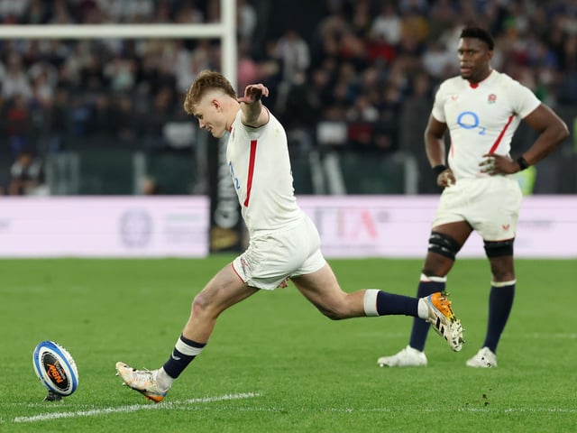 Fin Smith was on kicking duty