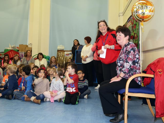 Maureen Barratt retiring as a dinner lady after 30 years at Rothwell Victoria Infant School. 2015