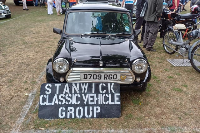 Rushden Car Rally Picture special: All the best bits as classic cars line Rushden's Hall Park
