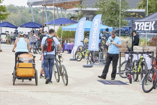 The sustainable travel day at Rushden Lakes