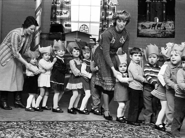 1982 PLAYGROUP PARTY ROTHWELL Retro Christmas pictures from the 1980s:Christmas in the 1980s
