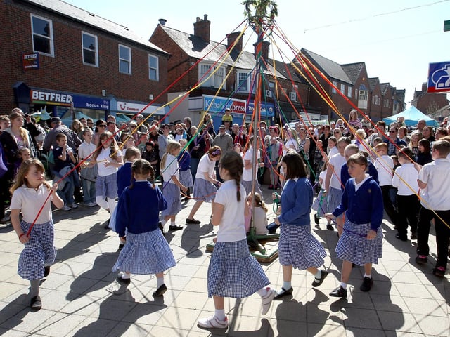 Rushden, St. Georges Day parade: Children from Alfred Street school. 2013