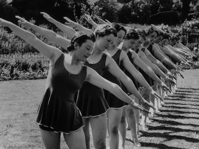 13th June 1939: Members of the Northampton Ladies Physical Culture Club exercising. (Photo by Arthur Tanner/Fox Photos/Getty Images)