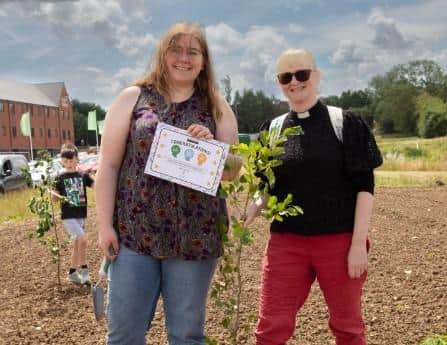 Tree-planting at Glenvale Park