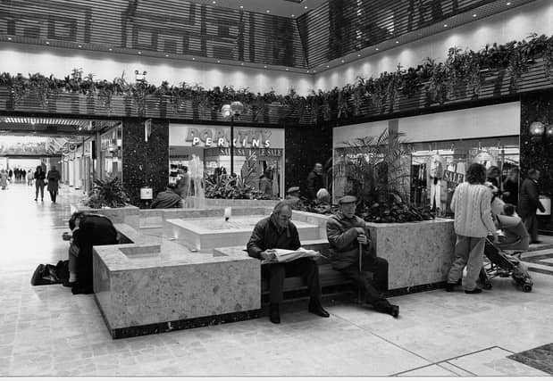 Who remembers the fountain in the middle of the Newlands centre? Picture taken in 1990