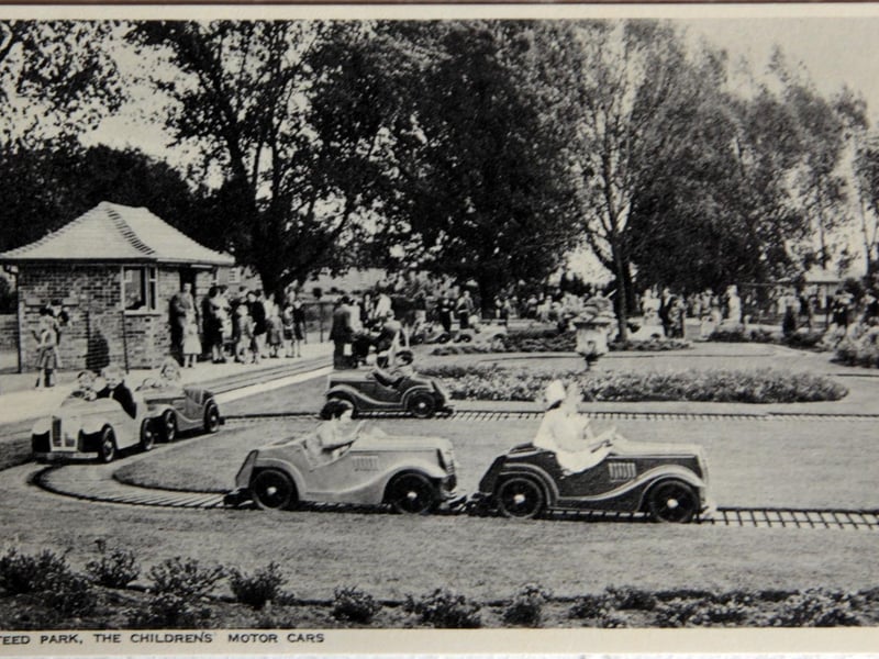 Wicksteed Park postcard of the children's car ride - the track is still used today/UGC