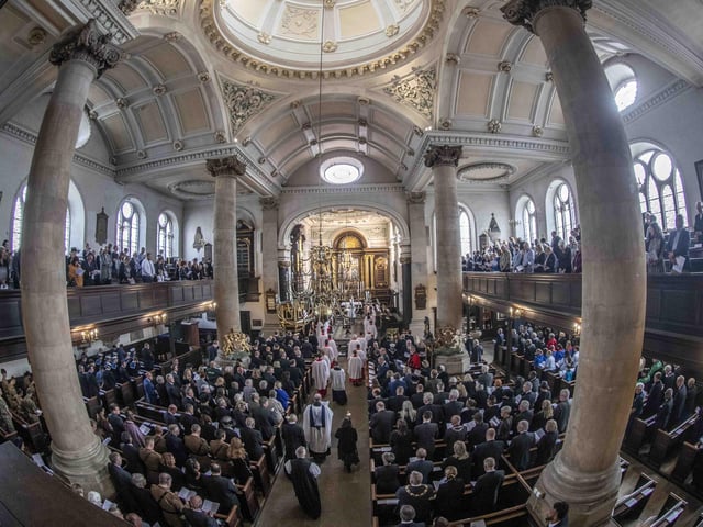 All Saints Church in Northampton hosted a remembrance service for Her Majesty Queen Elizabeth II on Sunday September 18. Pews were full as hundreds attended to pay their respects.