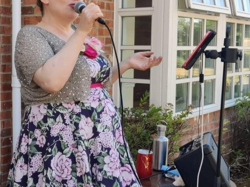 Vintage Ruby captivated the resident's at Brampton View Care Home with her rendition of the classics