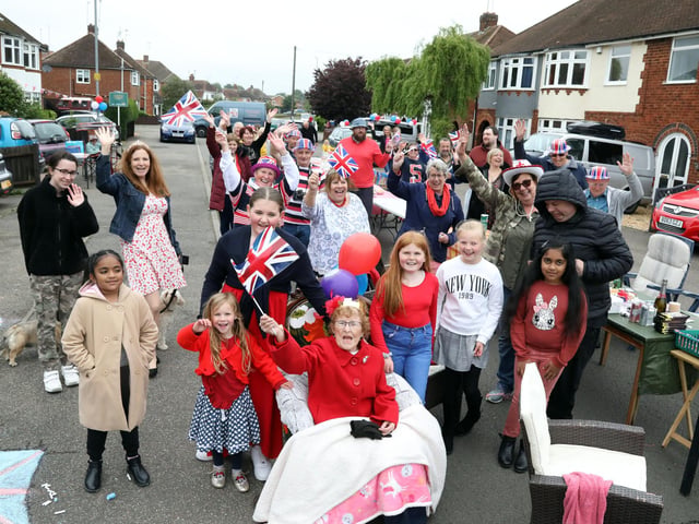 Kettering, Linden Avenue residents Elizabeth Lewis, 81, 'Queen' for the day at the street party