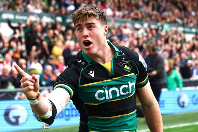 Tommy Freeman celebrated with a trademark finger point after scoring against Bristol Bears (photo by Mark Thompson/Getty Images)