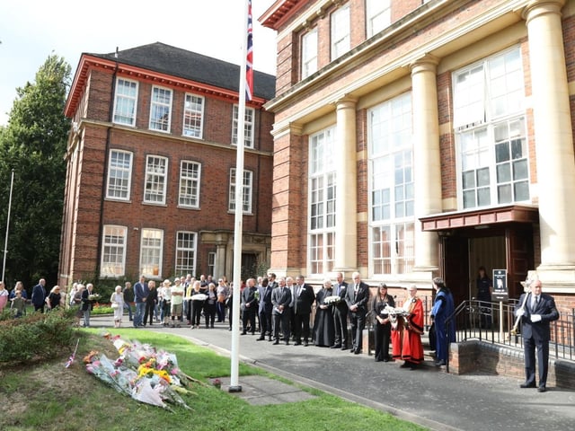 On behalf of the people of Kettering Mayor Cllr Keli Watts placed a wreath in memory of the late Queen Elizabeth II