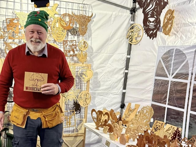Christmas arrives in Rushden as crowd gathers in town centre for annual switch on