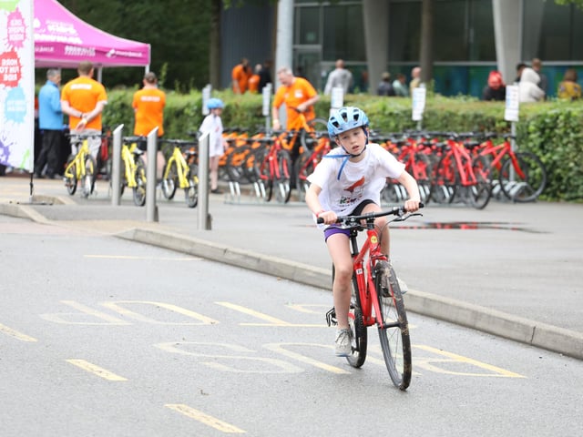 School pupils take part in the Kids of Steel mini triathlon in Corby/IMG